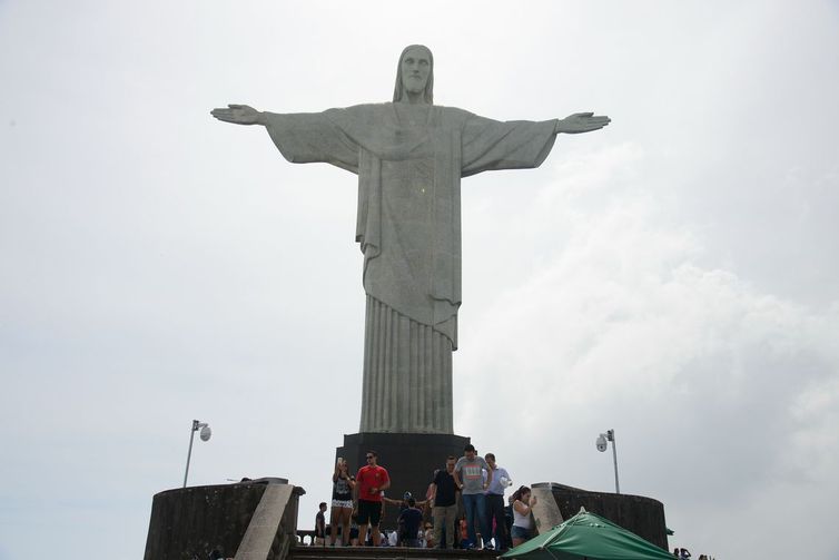O Cristo Redentor é um dos pontos turísticos mais visitados no Rio de Janeiro